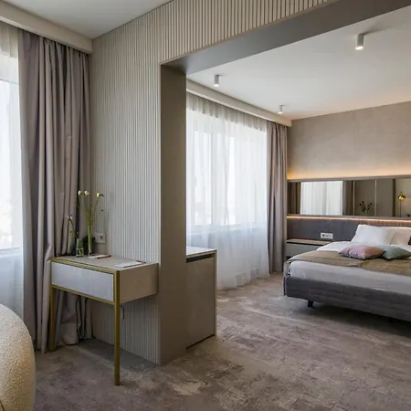 Continental Hotel 4*