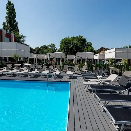 Continental Hotel 4*