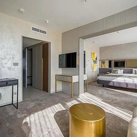 Continental 4*