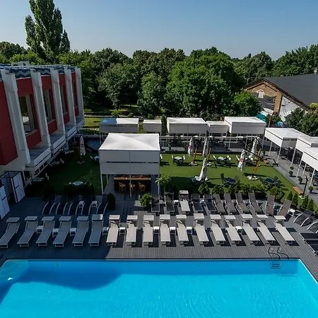 Continental Hotel 4*