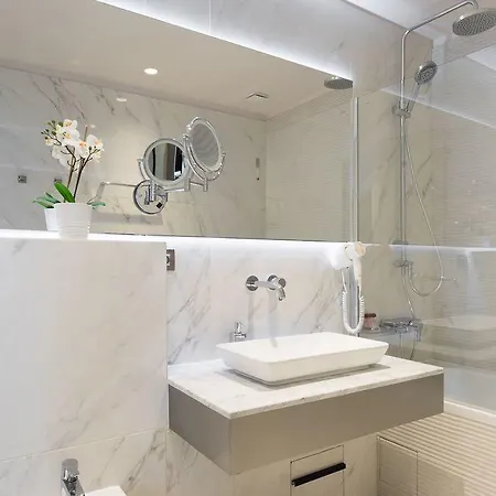 Continental Hotel 4*