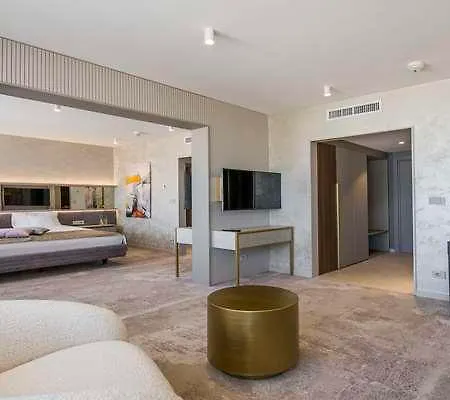 ホテル コンチネンタル 4*